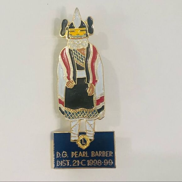 pin large 2.5 inch 1999 Dg Pearl Barber lions club traditional dress - Picture 6 of 6